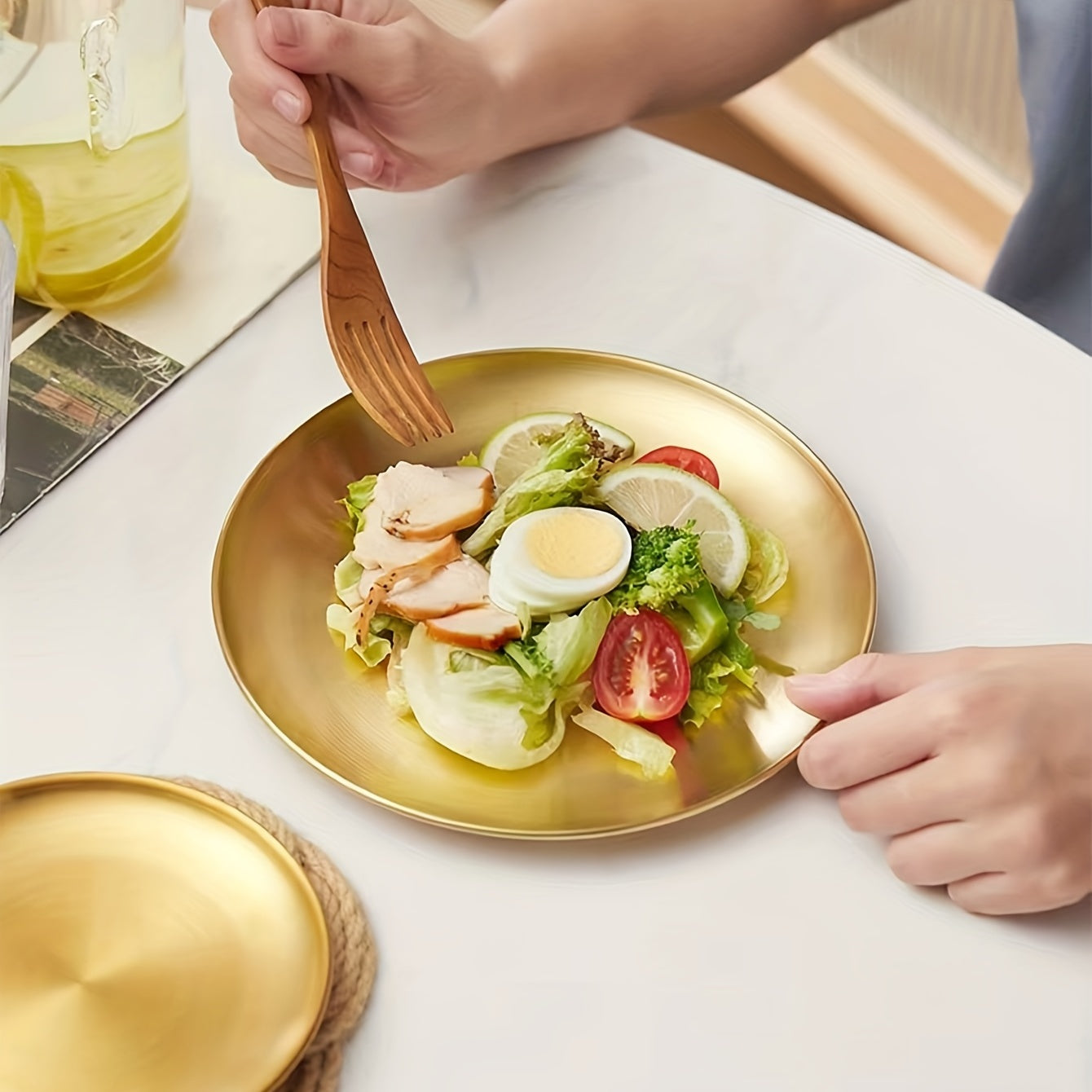 Elegant Golden Stainless Steel Disc Tray for All Occasions